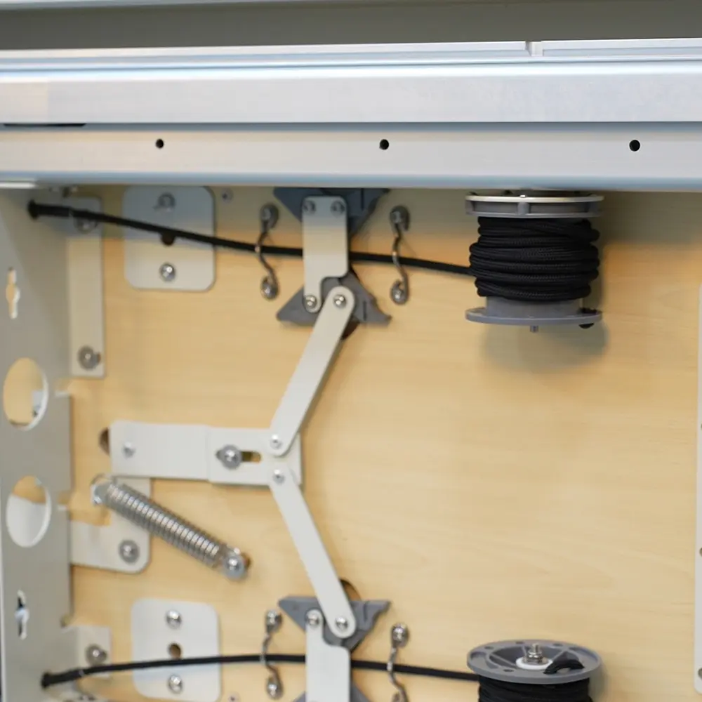 Auto-Retracting Rope System Auto-Retracting Rope System